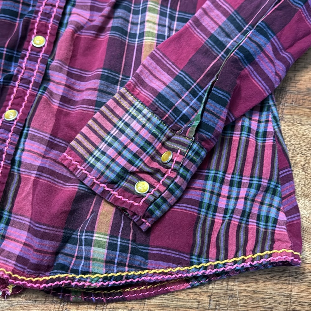 Destined to Roar Clothing western button down pink purple snap rhinestone cross - Picture 6 of 11